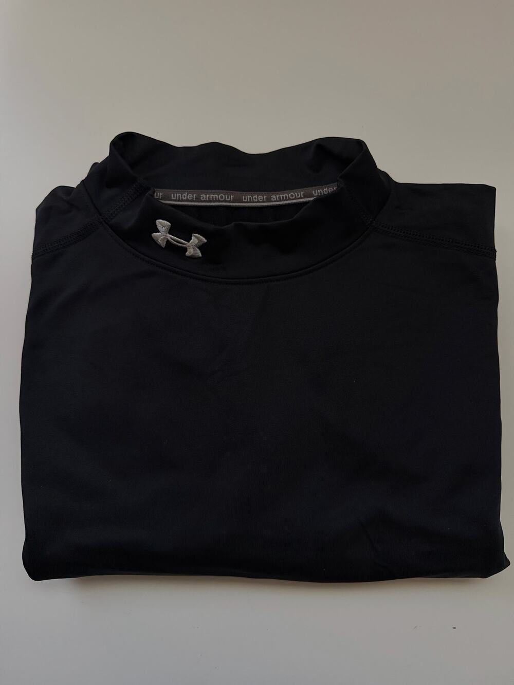 Under Armour ColdGear Mock Neck Compression Shirt – Women’s XL – Black